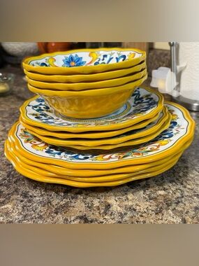 Pier 1 Yellow Floral Melamine Dinnerware Collection. Service for 4
4 each